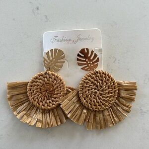 nwt fashion jewelry tropical earrings